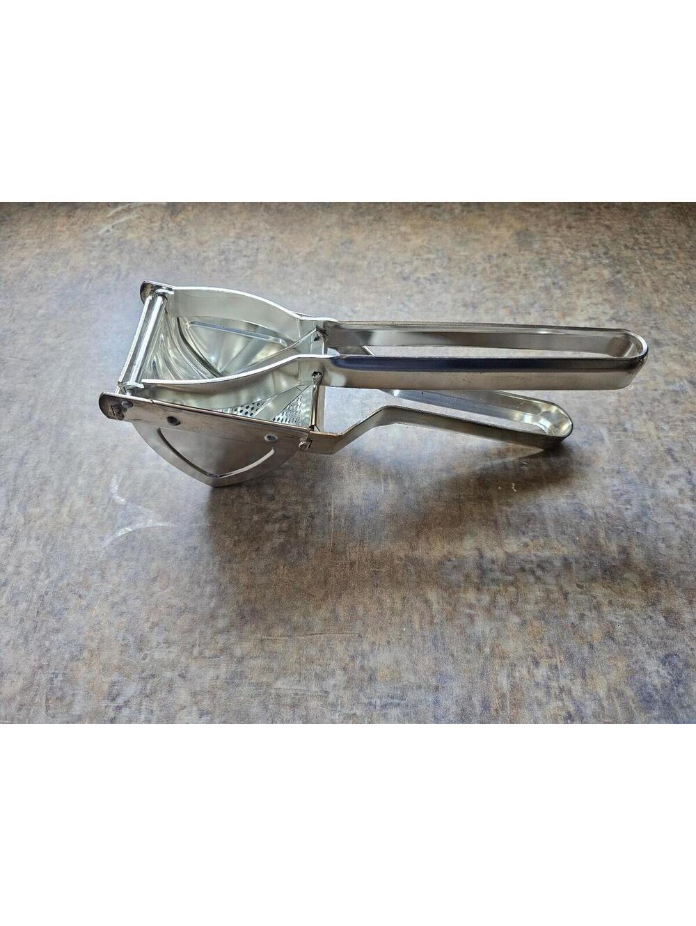Potato Ricer, Stainless Steel Non-Slip Grip Potato Ricer